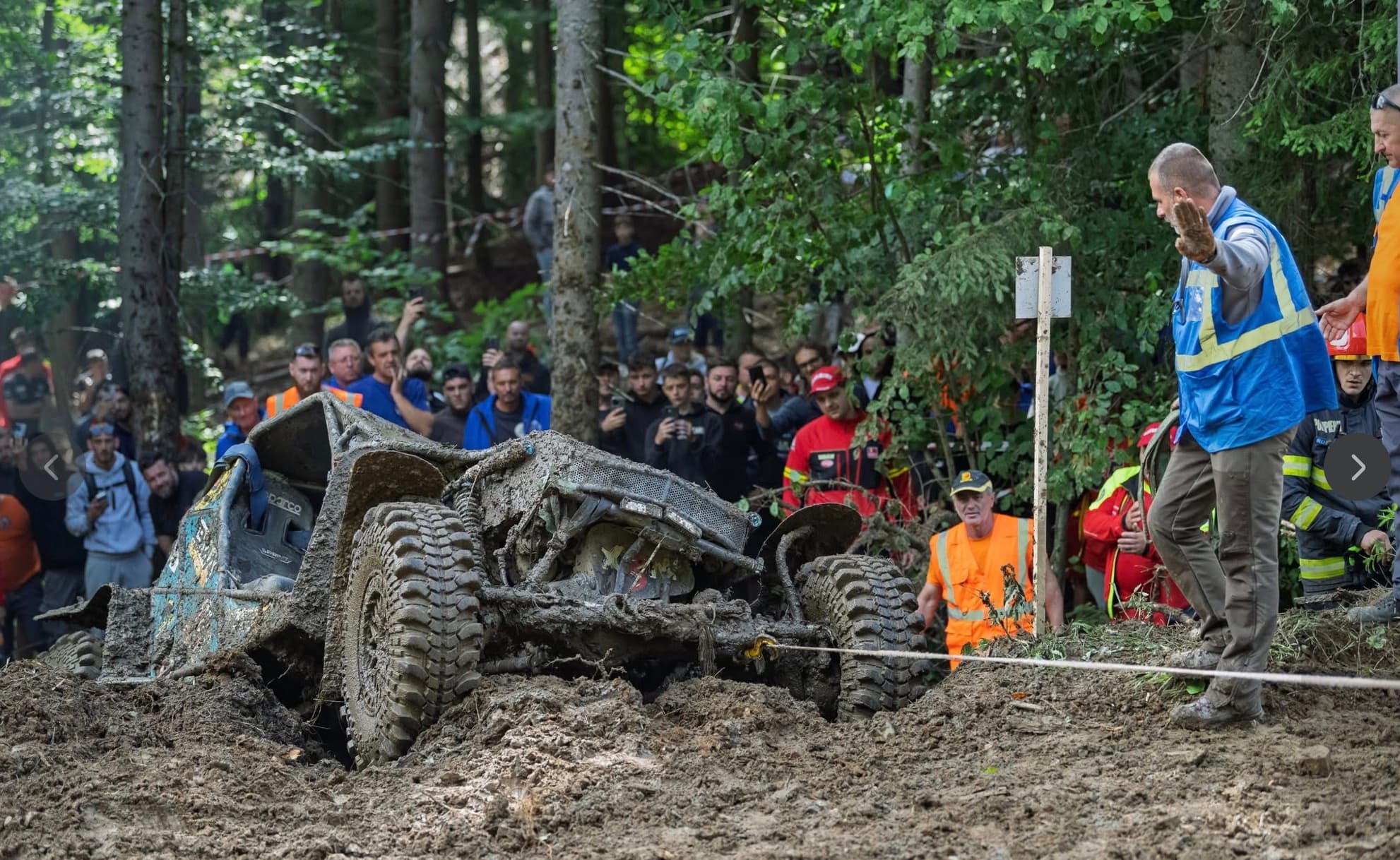 Echipaj de raliu-raid / hard enduro pe creastă montană